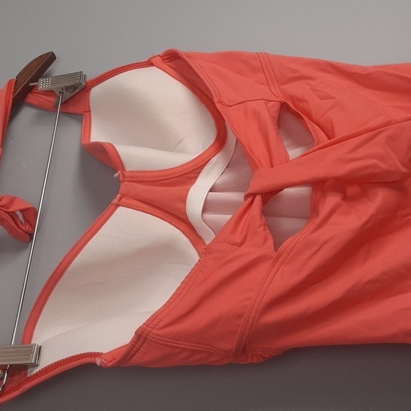 Tommy Bahama Tangerine Pearl Underwire Halter Tankini Top - Picture 7 of 10